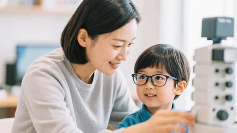 当代中小学生三把刀：治近视、整牙、身高管理
